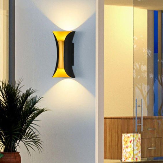 Ndriçues Muri LED 2 × 3W | IP65 | 3CCT |