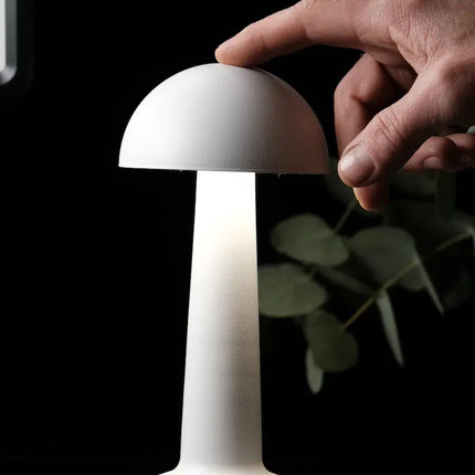 LLAMPË TAVOLINE LED